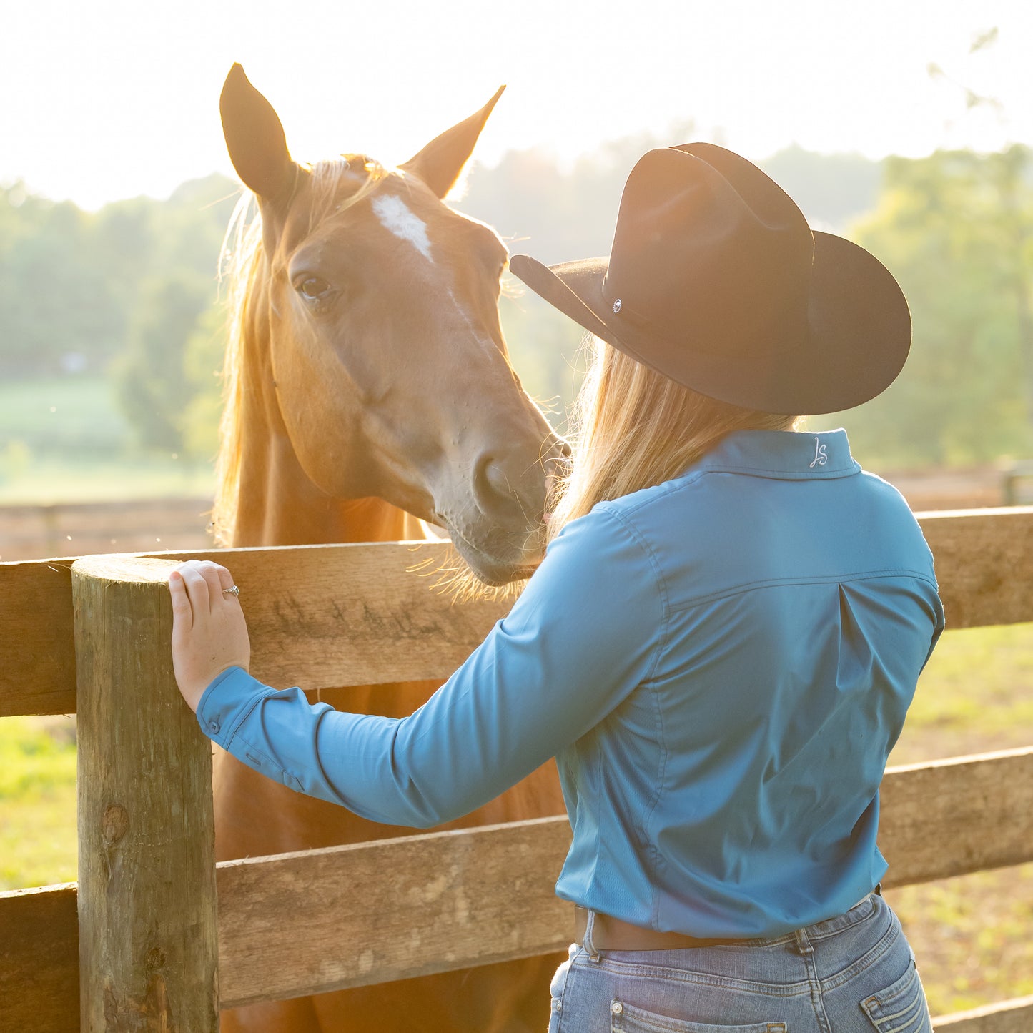 FlexFlow Mesh Button-Up Women's Western Shirt